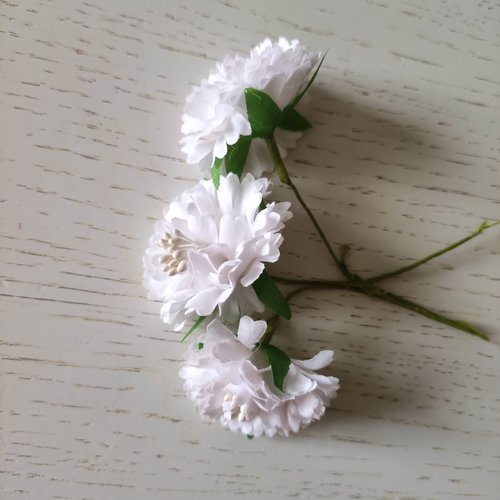 Lot de 3 fleurs artificielles en tissu et pistils blanc