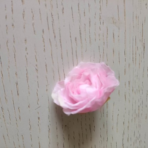 Fleur tissu pivoine rose pale 40mm