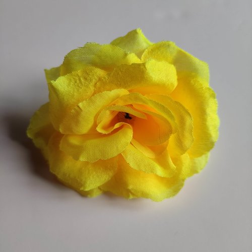Fleur en tissu de 70mm jaune