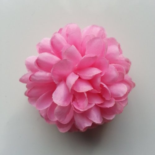 Fleur  pompon en tissu rose 50mm