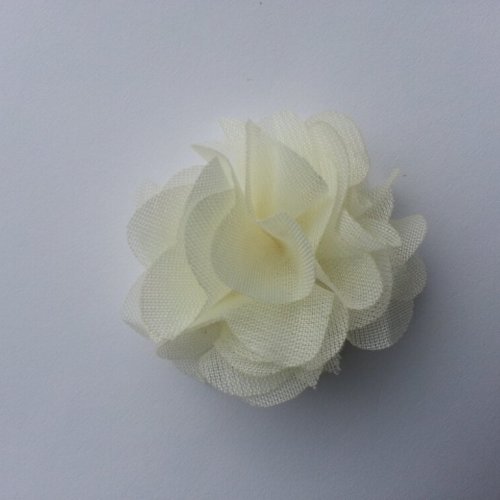 Petite fleur en tissu ivoire   4cm