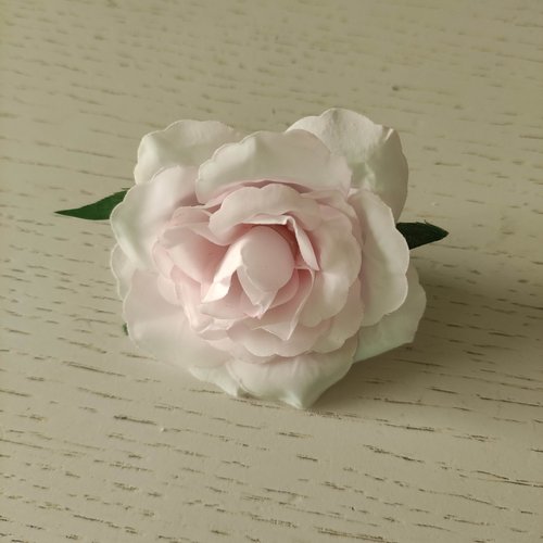 Rose artificielle en tissu 60mm rose pale