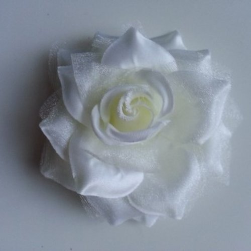 Rose artificielle bicolore  en tissu ivoire 70mm
