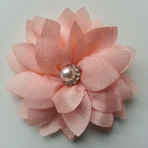 Fleur en tissu centre perle et strass 55mm peche clair