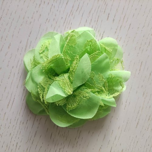 Fleur en mousseline  et dentelle 11cm vert