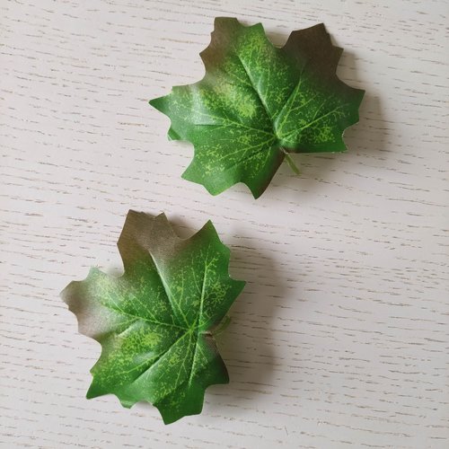 Lot de 2  feuilles de lierre artificielles en tissu  10*10 cm vert