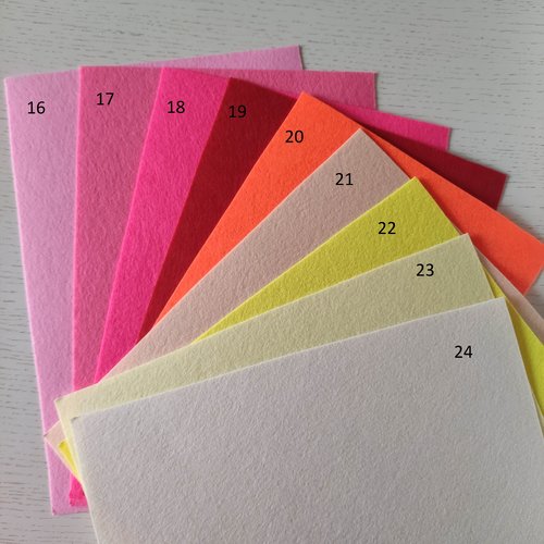 N18 feuille de feutrine 21*29,7 cm dans les tons rose orange ivoire