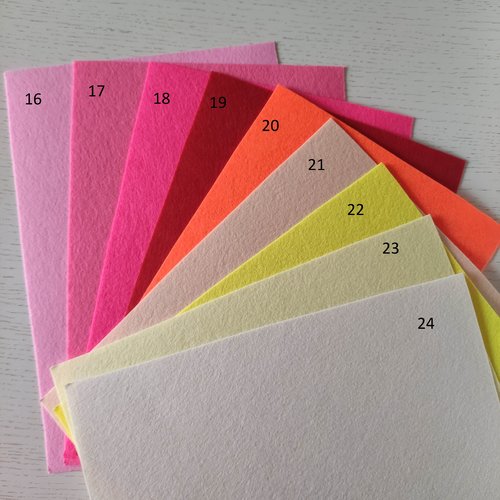 N23 feuille de feutrine 21*29,7 cm dans les tons rose orange ivoire