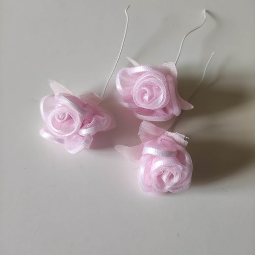 Lot de 3  fleurs organza sur  tige rose