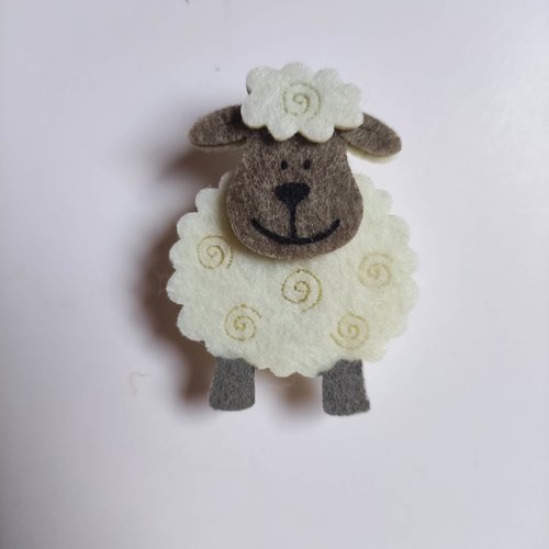 Mouton en feutrine 4*5cm ivoire