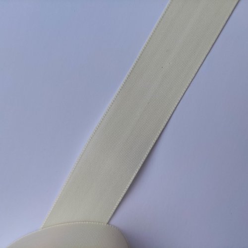 1 metre de ruban  polyester ivoire 25 mm