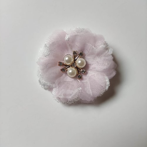 Fleur organza et dentelle centre perle et strass 50mm blanc et rose pale