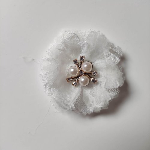 Fleur organza et dentelle centre perle et strass 50mm blanc et ivoire