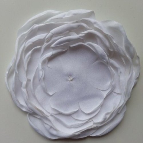 Fleur en satin de soie blanche (9 couches) 10cm
