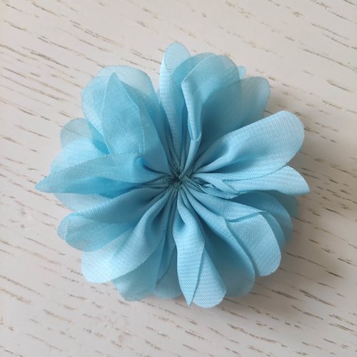 Fleur mousseline bleu ciel  70mm