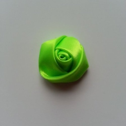 Fleur de satin bouton de rose vert 2.2cm