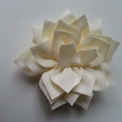 Fleur en tissu ivoire 70mm
