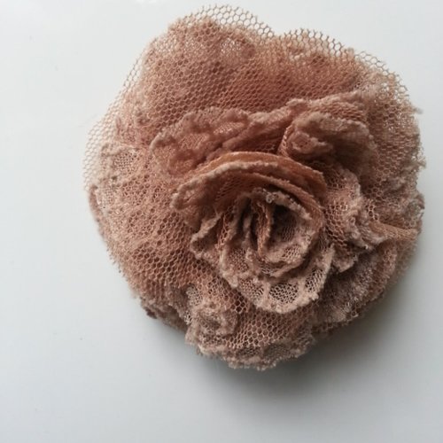 Fleur gauffrée beige 70mm
