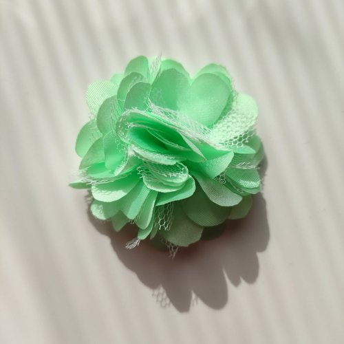 Rosette  fleur  satin et tulle vert pastel 50mm