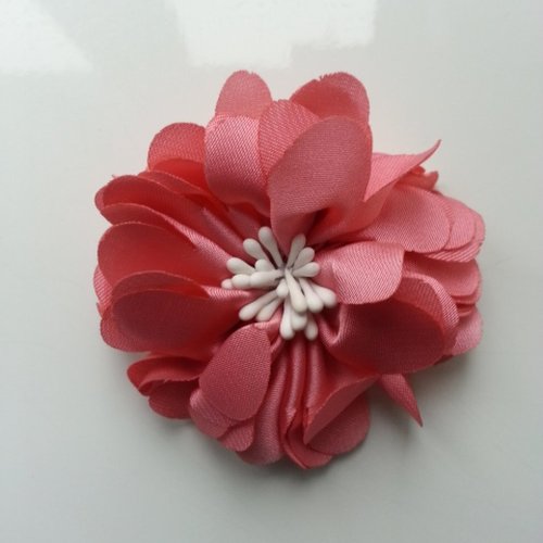 Fleur en satin de soie et pistils 50mm vieux rose