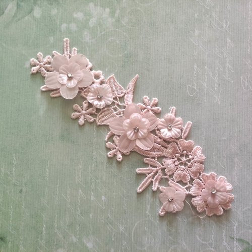 Applique  en dentelle et fleur peche  20*7cm