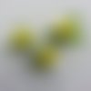 Lot de 3 roses et feuilles en tissu jaune   sur tige
