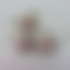 Lot de 3 roses et feuilles en tissu rose    sur tige