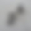 Lot de 3 roses et feuilles en tissu argent   sur tige