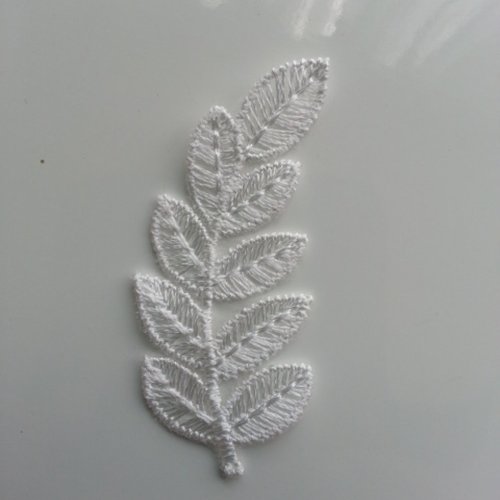 Feuilles  en dentelle blanc  60*30mm