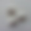 Lot de 3 fleurs rose en mousse blanc sur tige   2 à 2.5cm