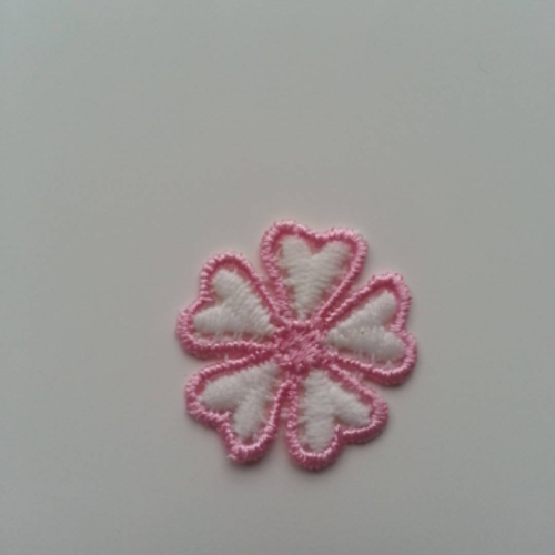 Fleur en dentelle blanche et rose  30mm