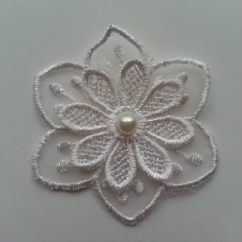 Fleur en dentelle blanc ivoire 60 mm