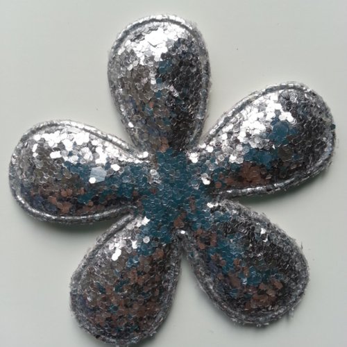 Applique fleur pailletée argent 60mm