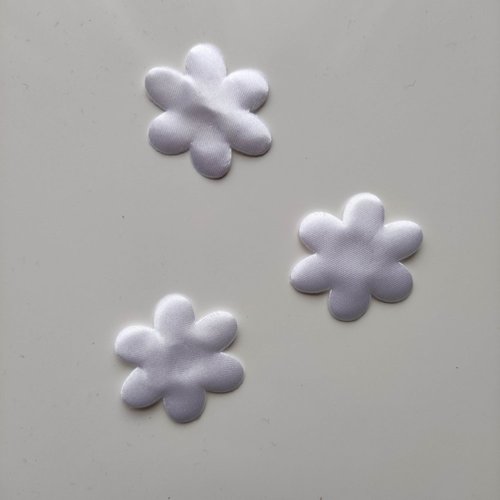 Lot de 3 fleurs satin 33mm blanc