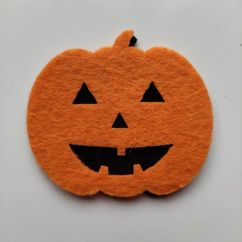 Citrouille halloween en feutrine orange et noir  55*50mm
