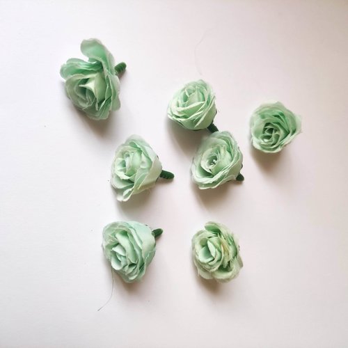 Petite fleur artificielle en tissu 30mm vert clair