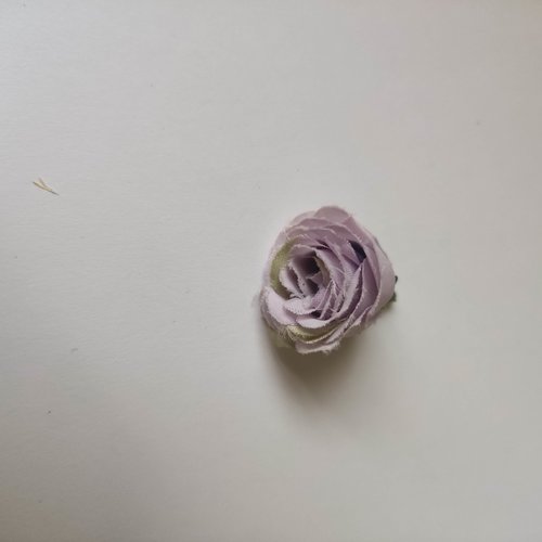 Petite fleur artificielle en tissu 30mm mauve