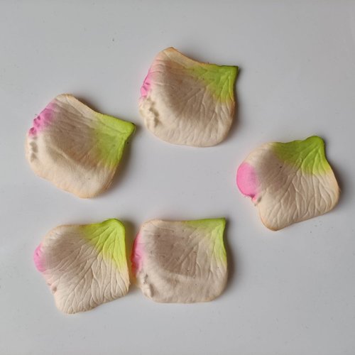 Lot de 5 pétales de rose en tissu pêche 50*55mm