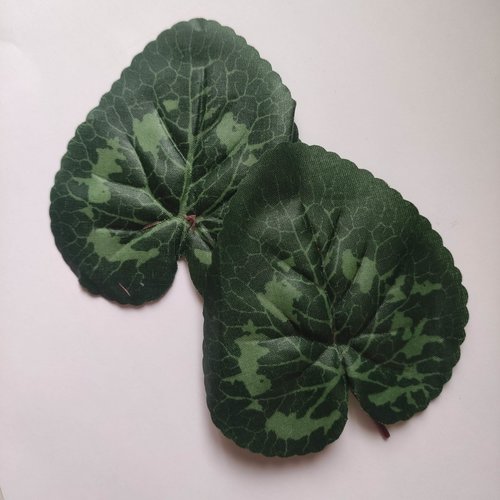 Lot de 2 feuilles artificielles en tissu  verte  9*8 cm