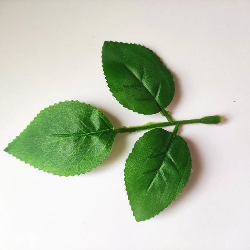 Tige de 3 feuilles artificielles vertes