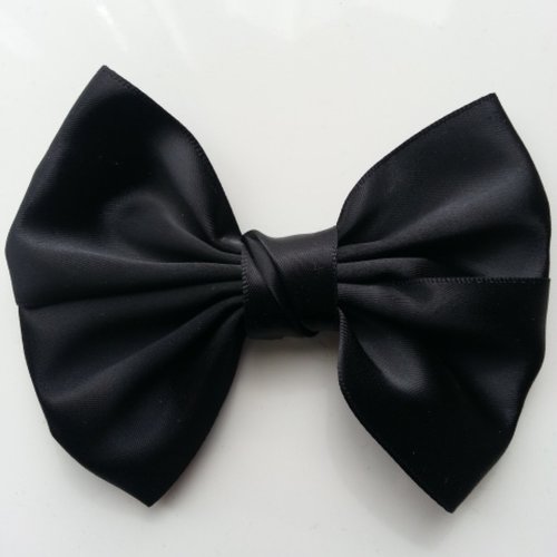 Noeud en satin noir 11*8cm