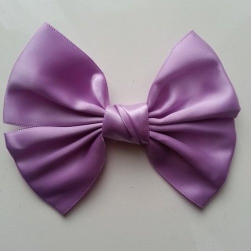 Noeud en satin mauve 11*8cm