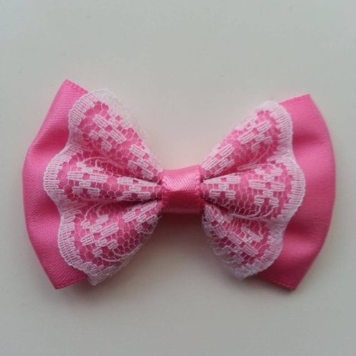 Noeud dentelle blanche et satin rose  55*35mm
