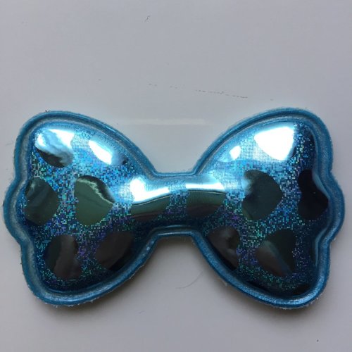 Noeud matelassé en simili brillant coeurs bleu a 60*35mm