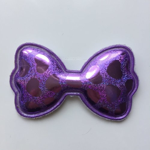 Noeud matelassé en simili brillant coeurs mauve a 60*35mm