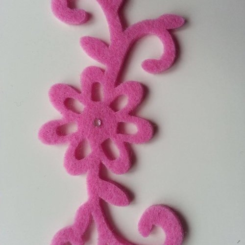 Arabesque fleur  rose en feutrine 120*55mm