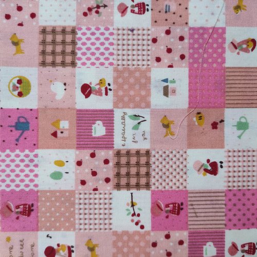 Coupon de coton à carreaux et motifs rose et blanc 50*50 cm