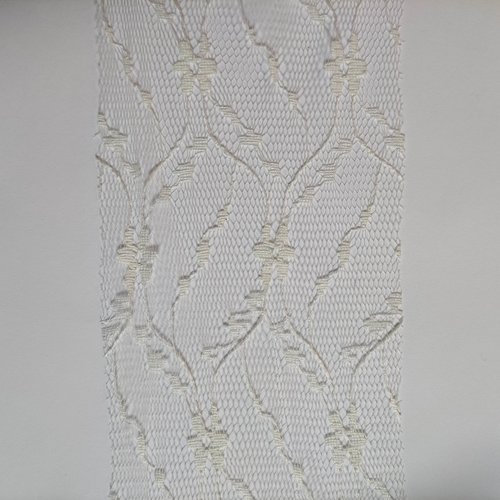0.5 mètre de dentelle  11cm de largeur ivoire