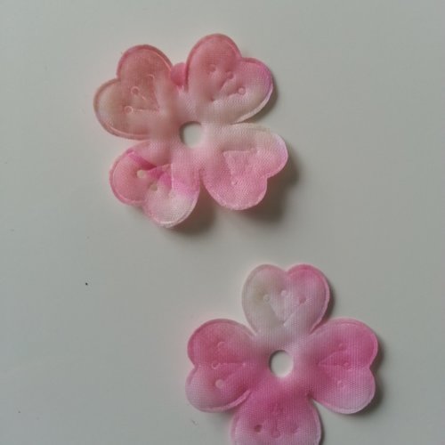 Lot de 2 fleurs en tissu rose et blanc 40mm