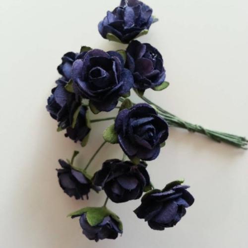Lot de 12 roses et feuilles en papier bleu marine   sur tige